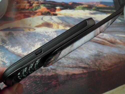 Test BlackBerry Torch 9800 - bok