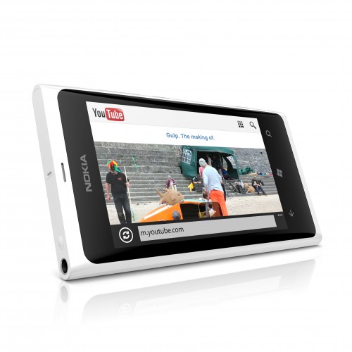 Biała Nokia Lumia 800
