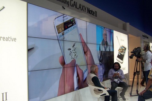 Samsung Galaxy Note II - na stoisku samsunga rysownik przygotowywał portrety niektórym zwiedzającym.