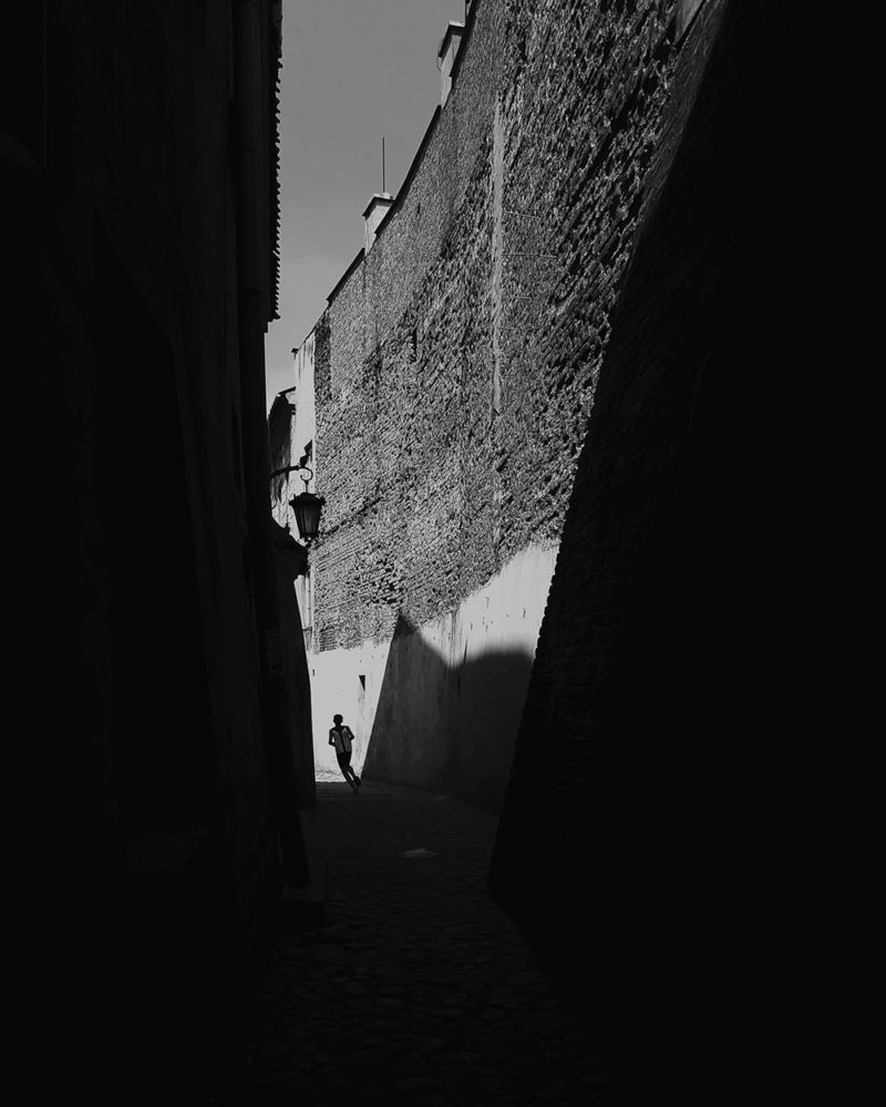 05 Bartosz Parzyszek Uciekać I Breaking Away kat. Silhouettes